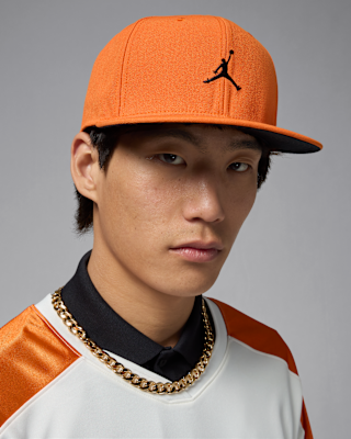 Jordan ジョーダン 金ロゴ ブラックキャップ U+J+PRO+CAP+S+FB+BRK+COL.png